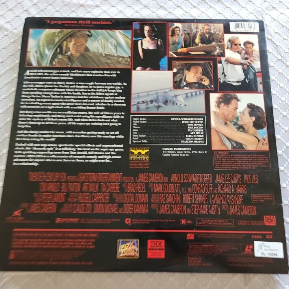 Arnold Schwarzenegger & Jamie Lee Curtis signed True Lies Laserdisc w/COA - Picture 4 of 5
